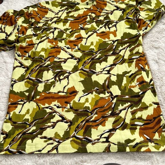 Awake NY Camo Printed Pocket Long Sleeve Tee Green Camo Size M - Picture 9 of 10